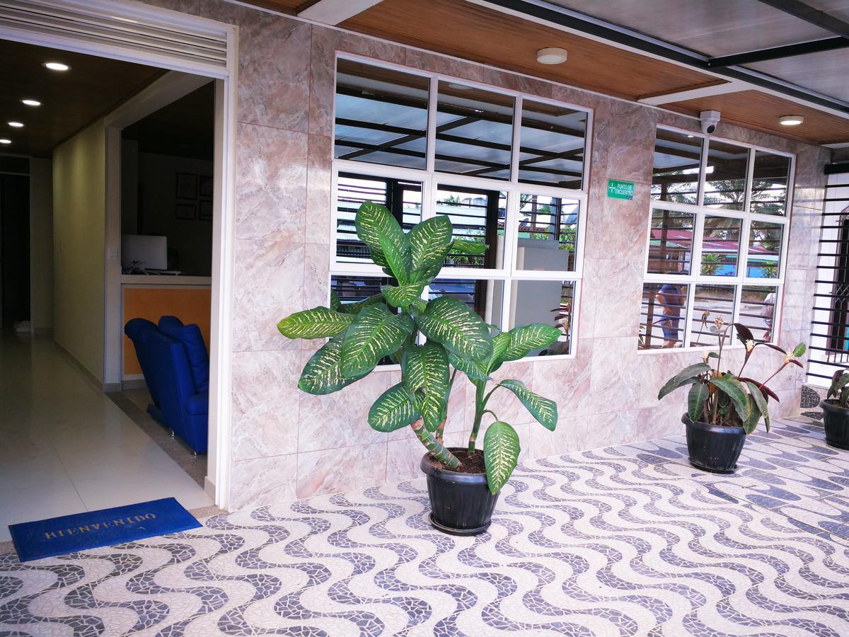 Hotel Zafiro Leticia Extérieur photo